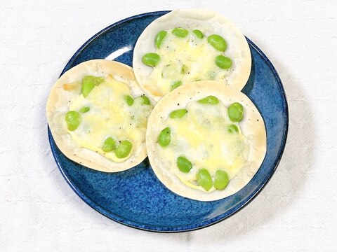 簡単⭐餃子の皮で枝豆とチーズ焼き